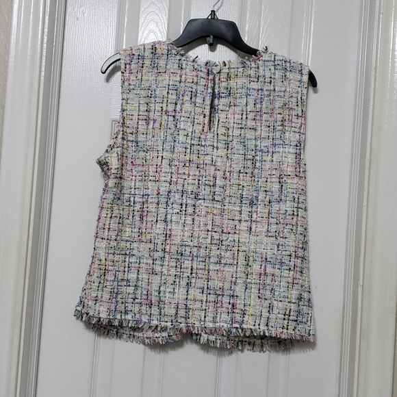 Top - Picture 2 of 2